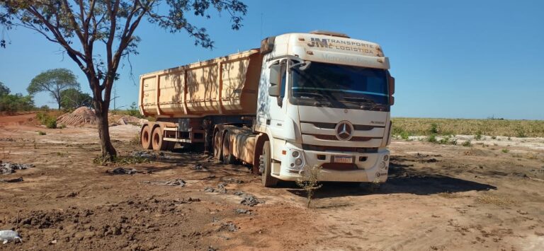 Caminhão roubado em Porto Franco é recuperado pela Polícia Militar em São João do Paraíso