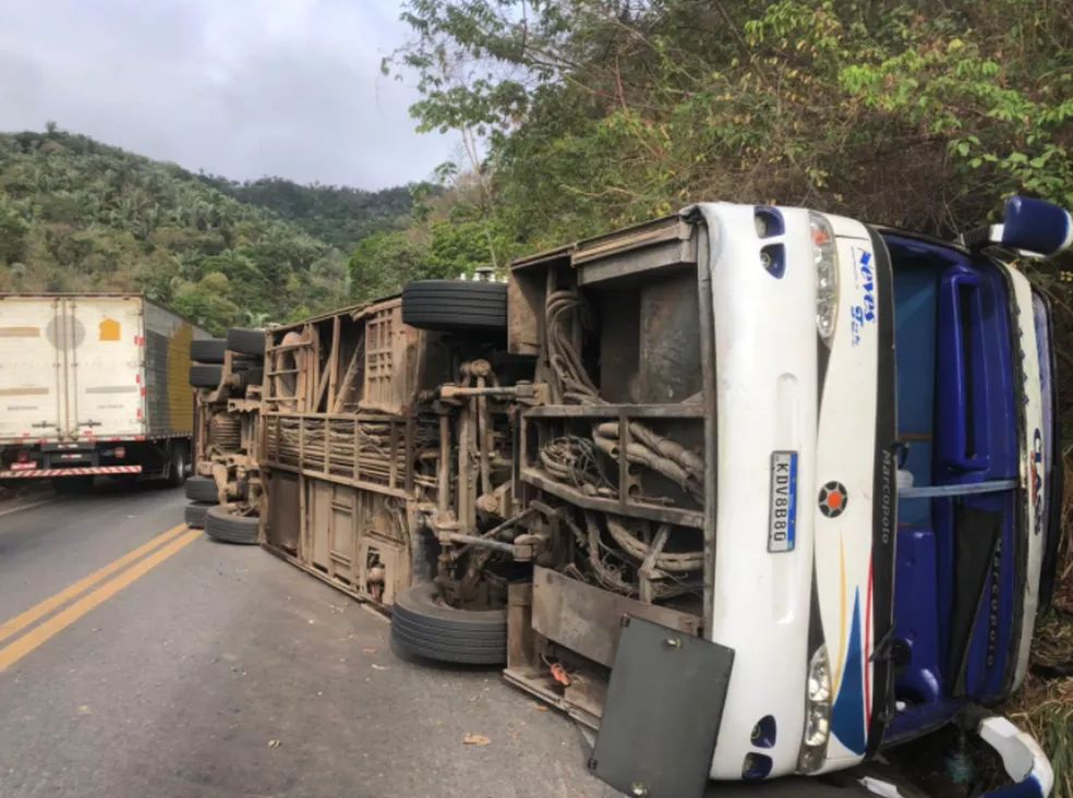 Ônibus com maranhenses se envolve em acidente deixando mortos e feridos no Ceará