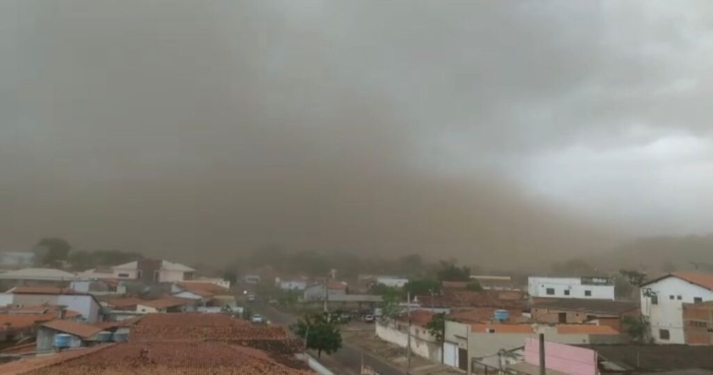 VÍDEO: Tempestade de areia invade cidade no interior do Maranhão e assusta moradores