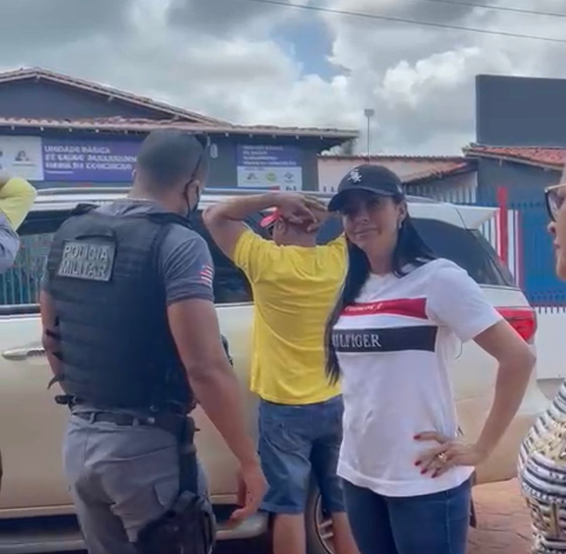 Deputada do Maranhão fica irritada ao ser parada em abordagem da Polícia Militar; veja o video