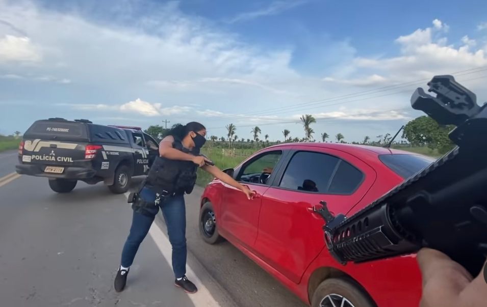 VÍDEO: Guarda municipal de Cantanhede é preso com 54 kg de drogas em Itapecuru Mirim