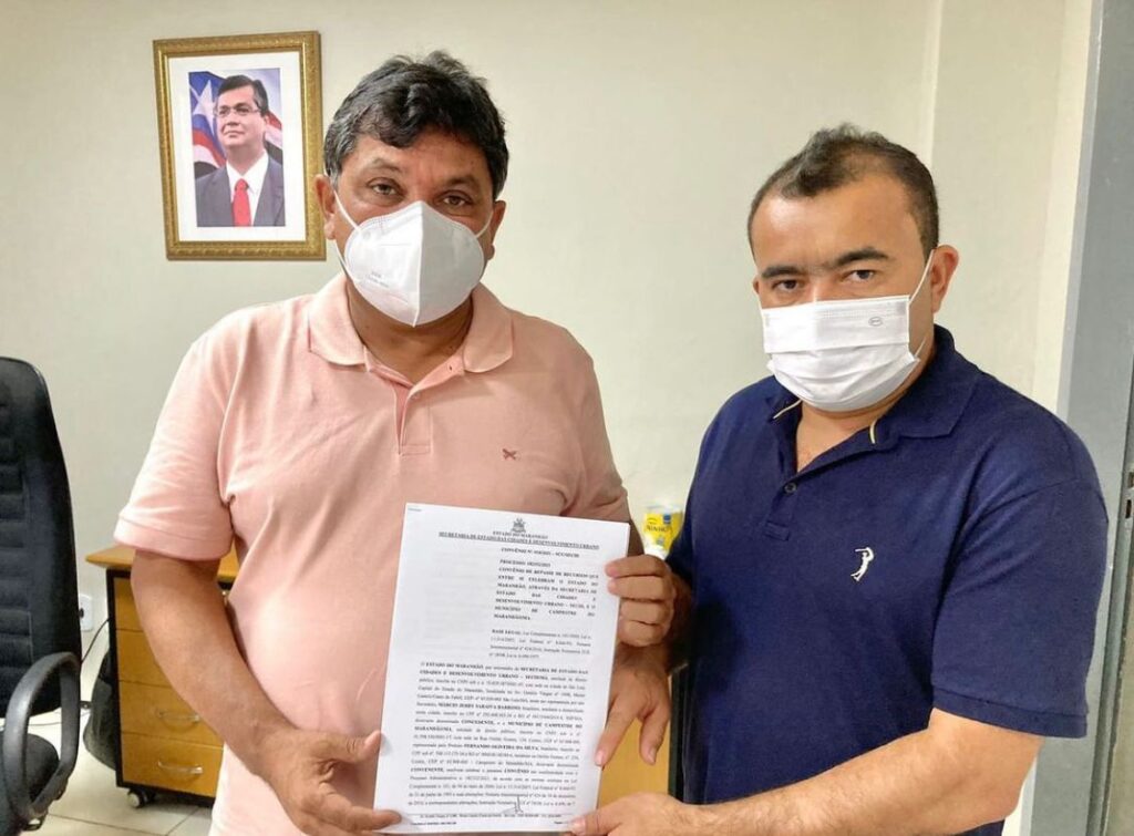 Márcio Jerry e Fernando Bermuda assinam convênio para construção de mais uma praça em Campestre