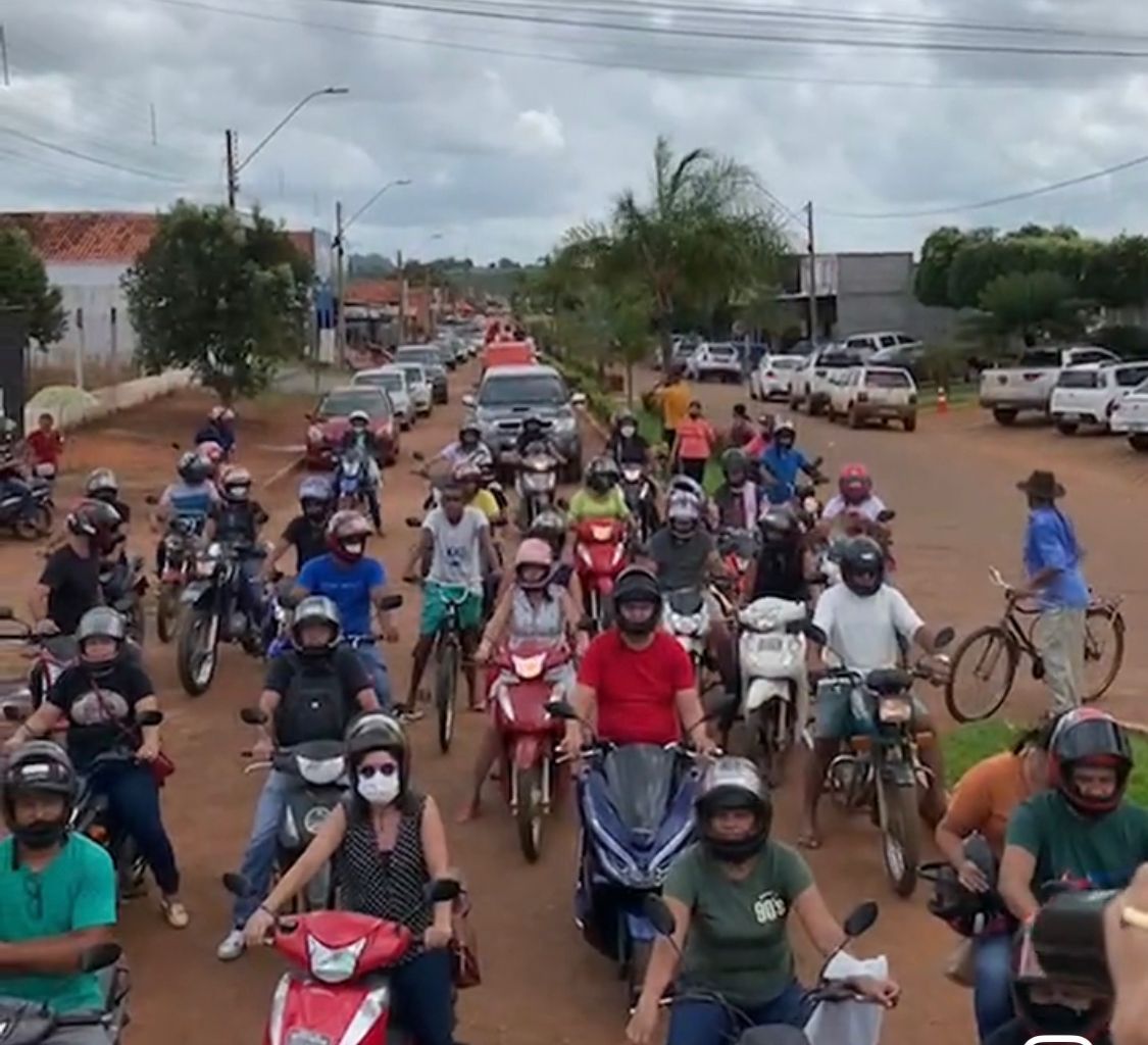 Em dia histórico, população vai as ruas de Estreito e lota a Câmara contra descaso da gestão de Léo Cunha