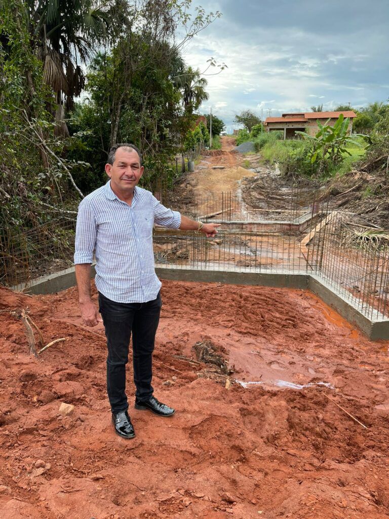 Prefeito Cirineu inicia construção da primeira ponte de concreto de Formosa da Serra Negra