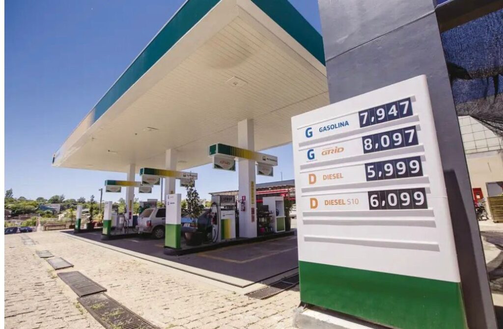 Petrobras anuncia aumento de 19% na gasolina e 25% no diesel