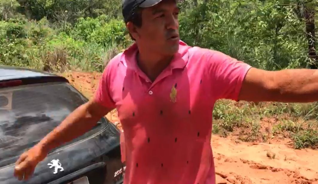 VÍDEO: Prefeito de Carolina abandona estradas vicinais e turista manda o gestor trabalhar