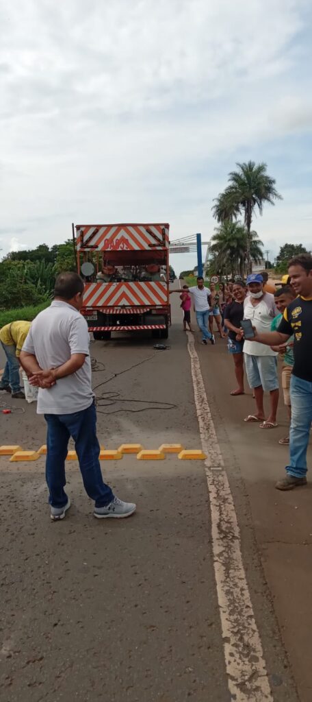 Cansado de esperar pelo DNIT, prefeito instala redutores de velocidade na BR-010 em Campestre no MA