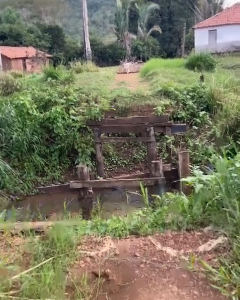 Ponte abandonada há meses deixa população isolada na zona rural de Paraibano