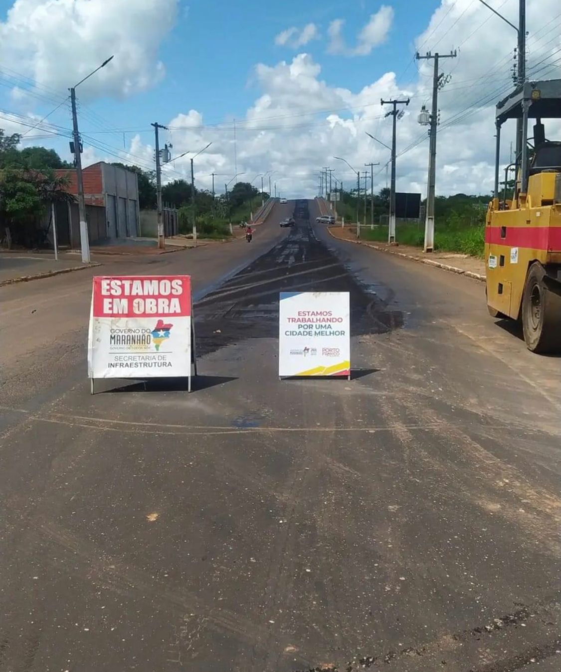 Governo do Maranhão realiza pavimentação em rua já asfaltada e sem buracos em Porto Franco