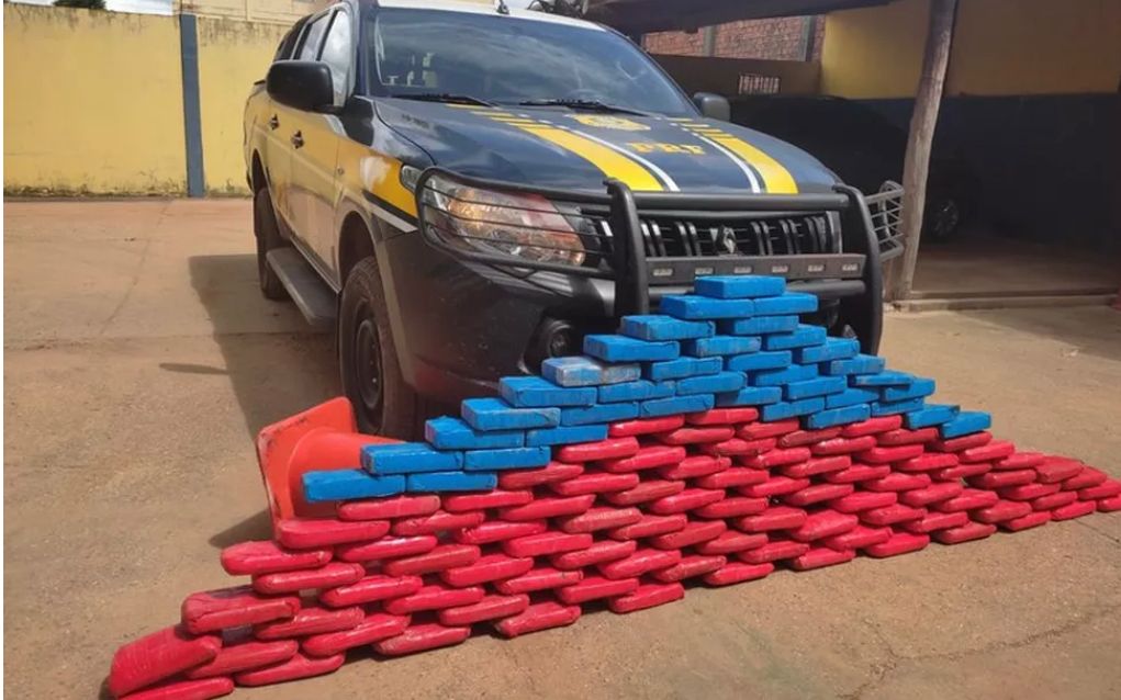 PRF apreende 128 kg de cocaína na BR-230 em Balsas