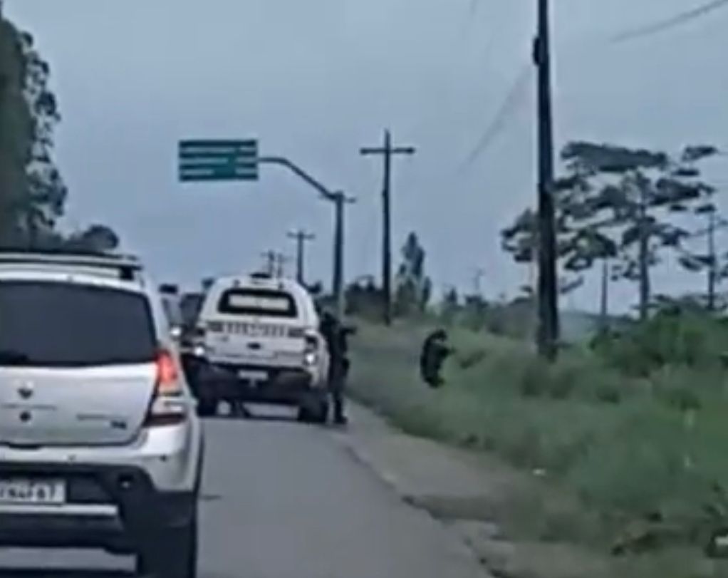 VÍDEO: Criminosos são baleados por policiais militares durante perseguição no Maranhão