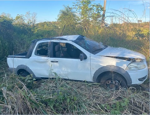 Mulher morre ao sacar de veículo após veículo capotar na BR-316 em Timom