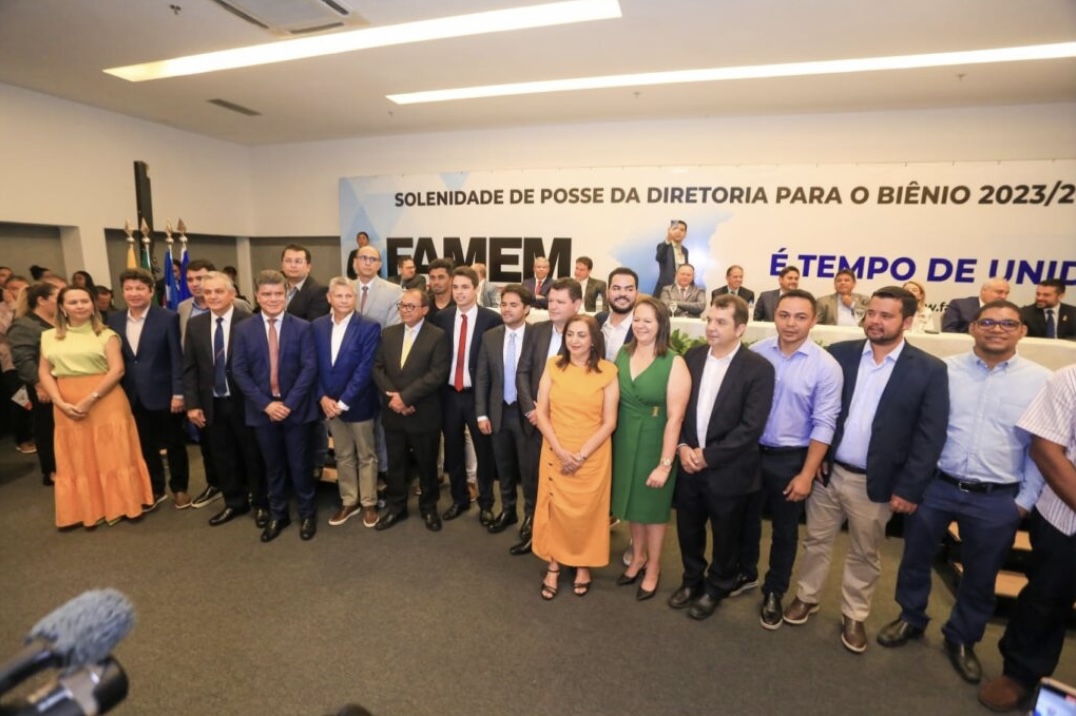 Ivo Rezende é empossado presidente da FAMEM em evento com inúmeras autoridades