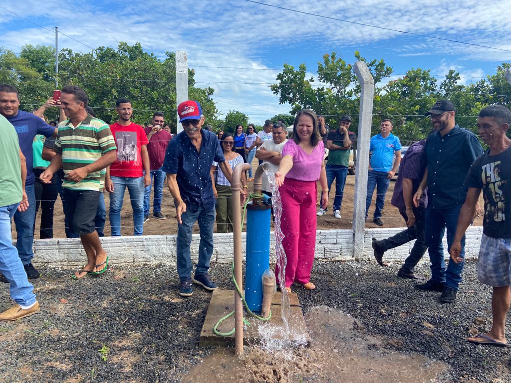 Prefeita Luciana entrega mais um sistema de abastecimento de água em Buriti Bravo