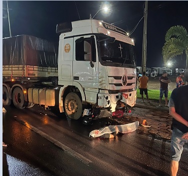 Motociclista morre após bater de frente com caminhão na BR-010 em Estreito