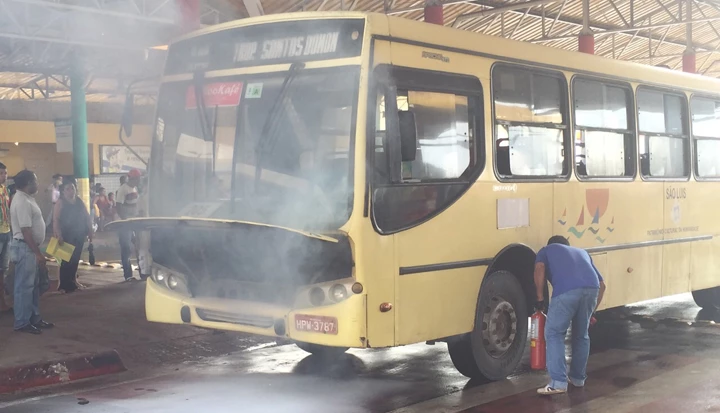 Com frota de ônibus sucateada, Eduardo Braide anuncia mais um aumento na passagem