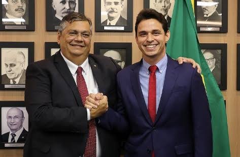 Presidente da FAMEM e bancada do Maranhão lançam Dino candidato à Presidência