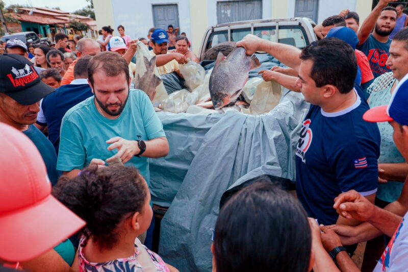 Prefeito Fernando Pessoa inicia a distribuição de peixes para famílias de Tuntum