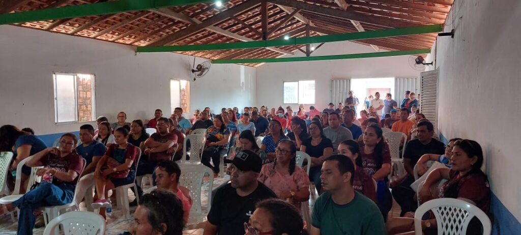 Professores de Tutóia entram em greve após prefeito se negar a pagar o piso salarial