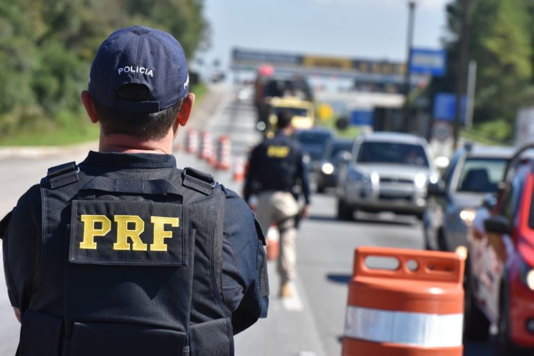 Mais de 550 veículos foram flagrados pela PRF acima da velocidade permitida no MA durante feriado