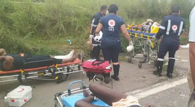 Ambulância com pacientes tomba na BR-135 no Maranhão