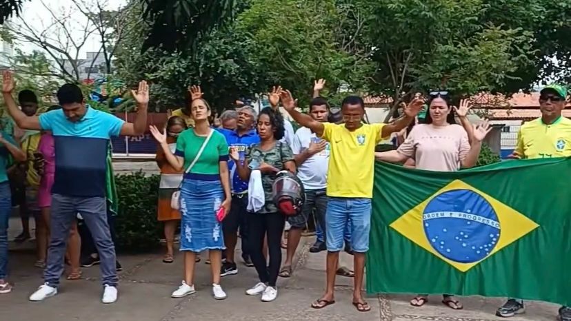 Vídeo: Jovem chora ao perder salário em jogo do tigre no Piauí