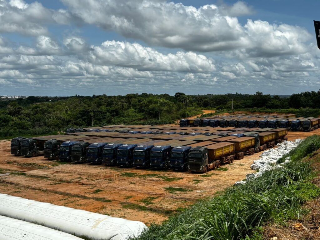 Gigante do AGRO no Brasil paralisa frota de carretas no Maranhão devido a crise econômica