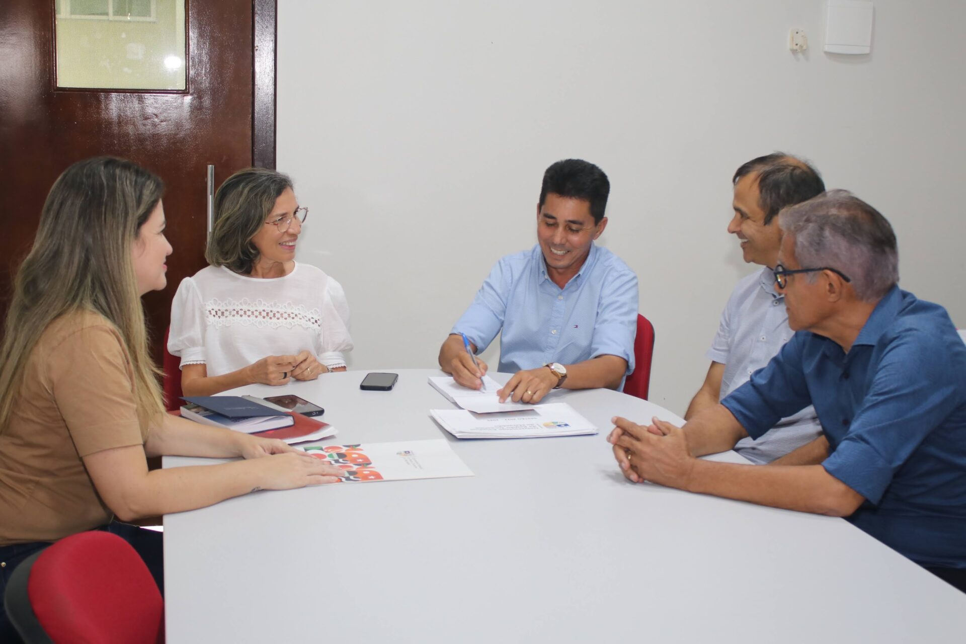 Ex-prefeito Cicin e atual subsecretário de Estado articula novos cursos para UEMASUL em Estreito