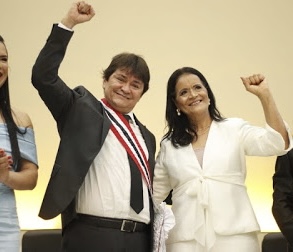 Vice-prefeita de Estreito, Verbena Macedo anuncia rompimento com prefeito Léo Cunha