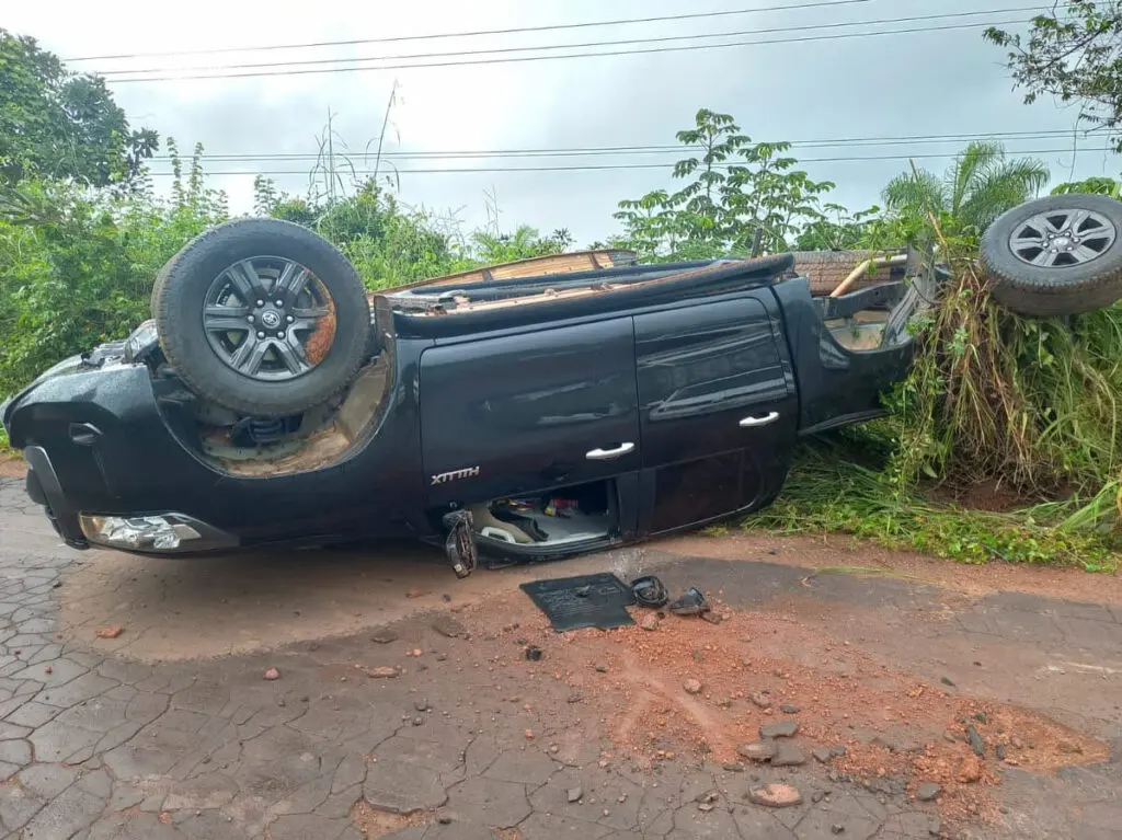 Lahesio Bonfim tenta desviar de buraco e sofre acidente na MA-006 no interior do Maranhão