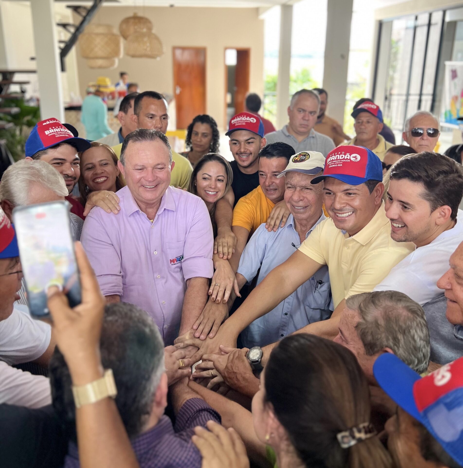 Governador Brandão visita Jayme em evento que marca aliança política inédita entre grupos rivais de mais de 50 anos em Carolina