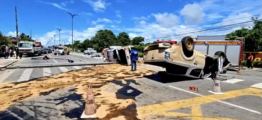 Viatura da PM perde o controle e atinge quatro veículos durante perseguição no Maranhão