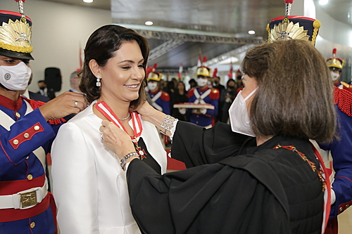 Deputados maranhenses rejeitam medalha a Michelle Bolsonaro; veja como votou cada um deles