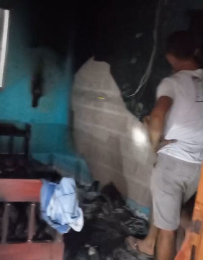 Carregador de celular pega fogo e incendeia quarto de casa em São Pedro dos Crentes no MA