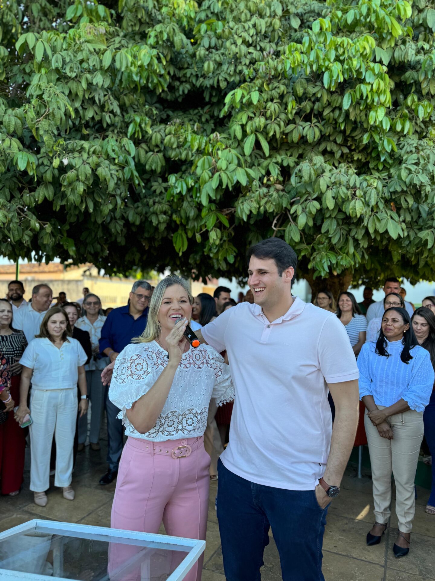 Prefeita Vanessa Furtado entrega reforma de praça e garante junto ao governo Brandão a iluminação do Estádio e um Viva Procon