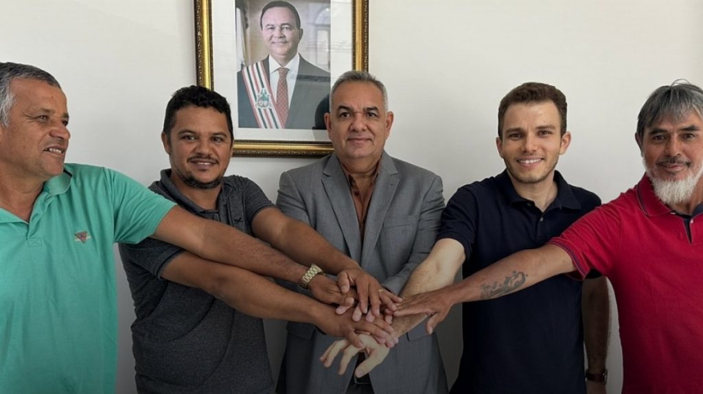 Aliado do Governo do Estado durante 8 anos, prefeito Beto Regis mantém PSB em sua base em São João do Paraíso