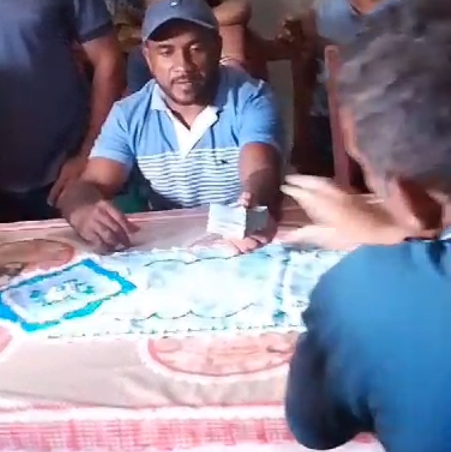 Em vídeo, apoiadores de João Carlos de Buriticupu aparecem dando maços de dinheiro vivo para moradores em nome do prefeito