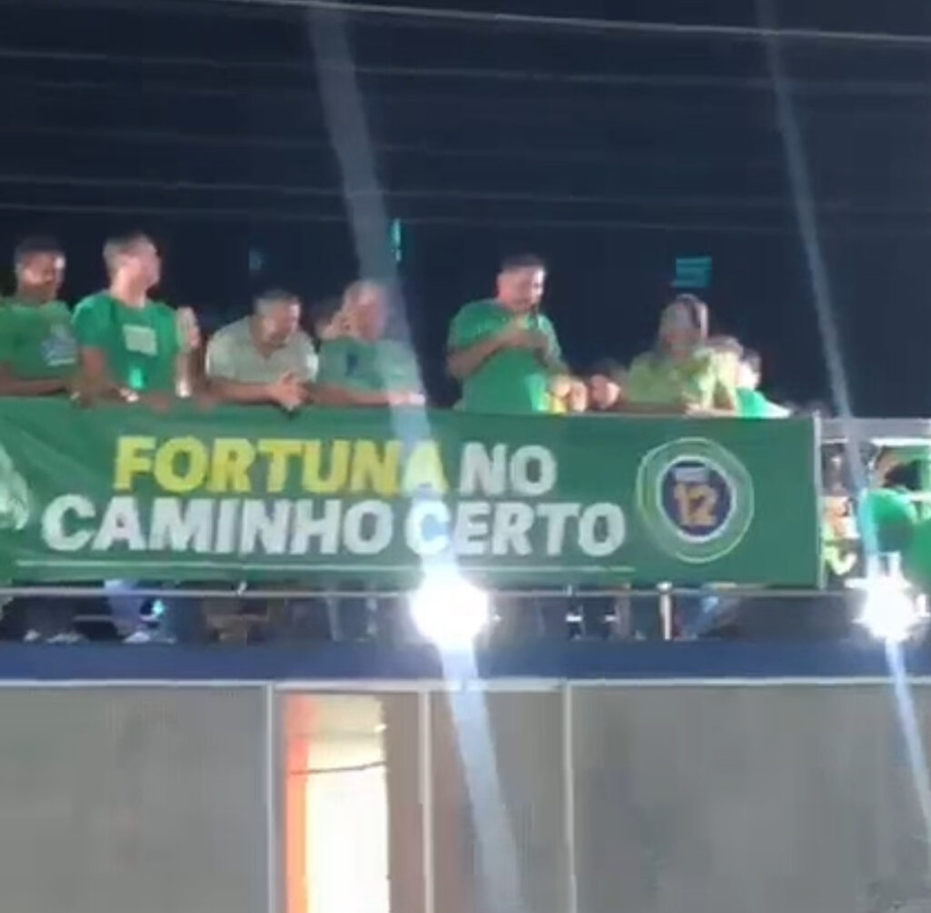 Prefeito de Fortuna do MA promete show de Manim Vaqueiro e 5 mil latinhas de cerveja se for reeleito