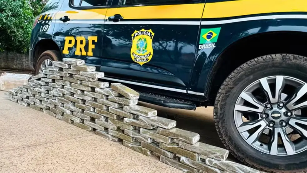 Jovem é preso carregando 60 kg de maconha dentro de ônibus em Estreito no Maranhão