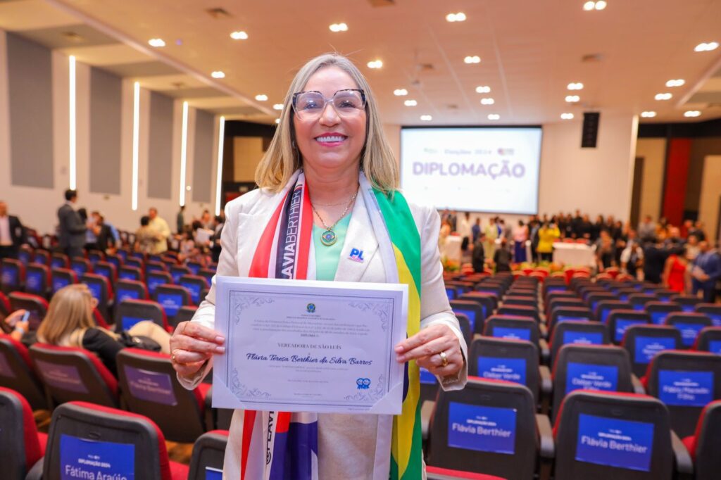 Vereadora de Bolsonaro no Maranhão, Flávia Berthier é diplomada em São Luís