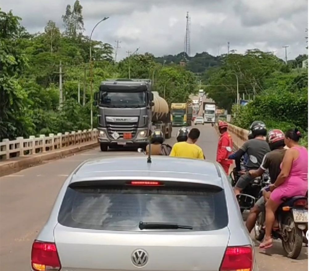 Ponte na BR-226 em Grajaú é parcialmente interditada após surgimento de cratera e trânsito é liberado após avaliação preliminar